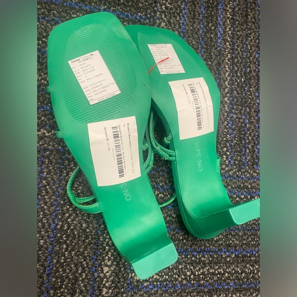 NWT Macy’s on-34th women’s green heeled sandals size 9 - Picture 3 of 3